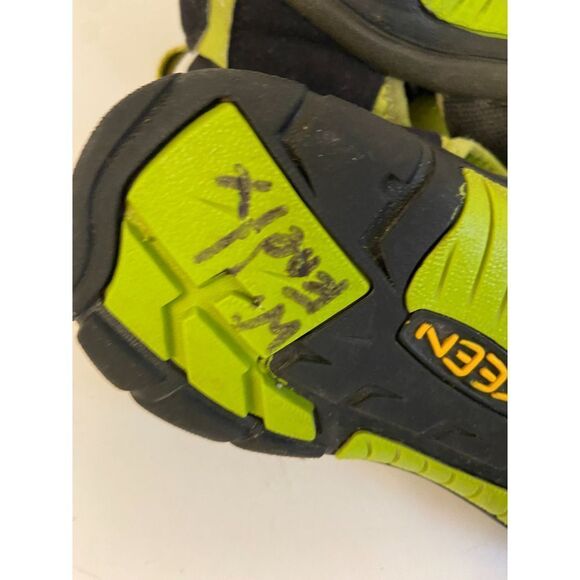 Keens Waterproof Hiking River Sandals Black Green size 6 - Picture 3 of 5